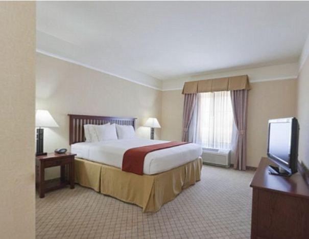 Holiday Inn Express Hotel & Suites San Dimas, An Ihg Hotel Room photo